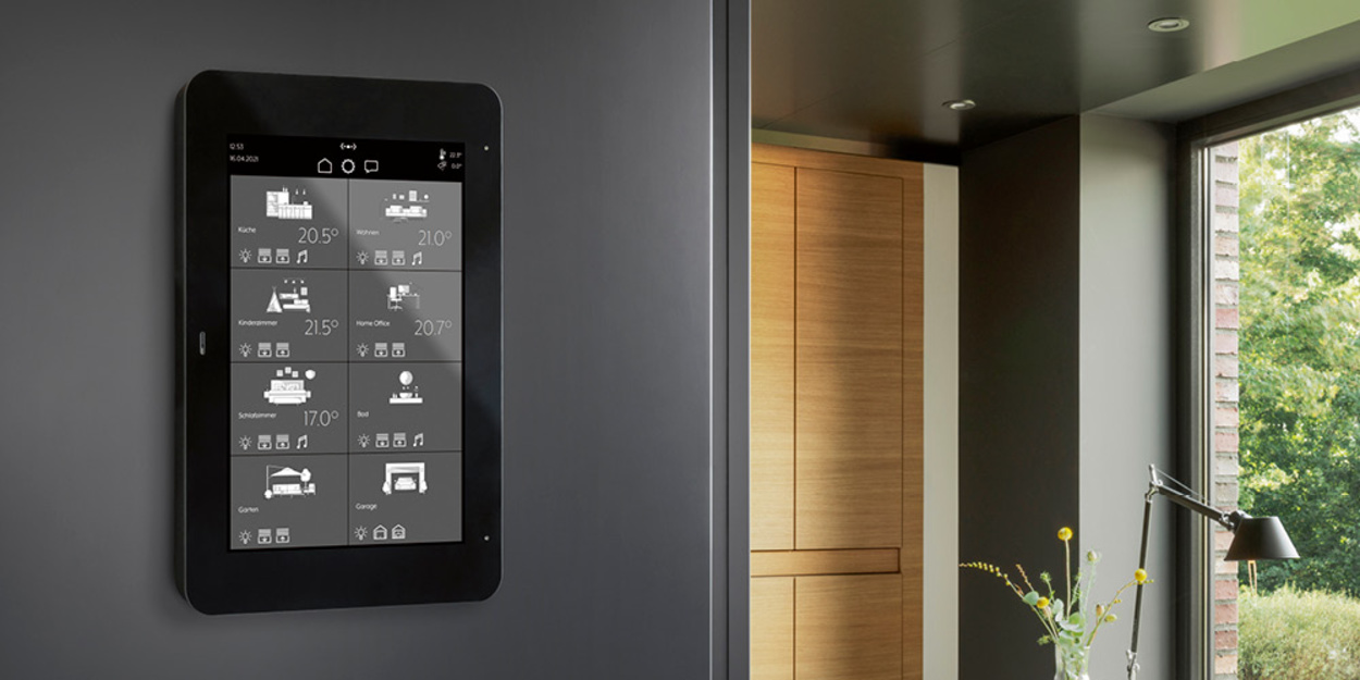 JUNG Smart Panel 8 bei Elektro-Service Winkler in Brandis